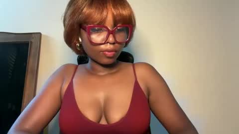 Ella online show from June 4, 10:25 pm