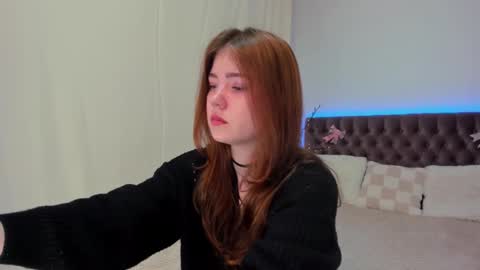 Ella Mayers online show from March 9, 9:14 pm
