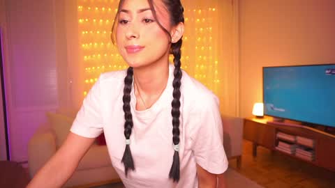 ELLA OWEN online show from January 17, 2:18 pm