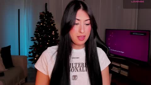 ELLA OWEN online show from December 18, 1:02 pm