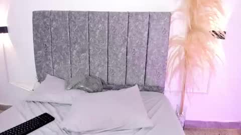 Ella online show from July 9, 2:47 am