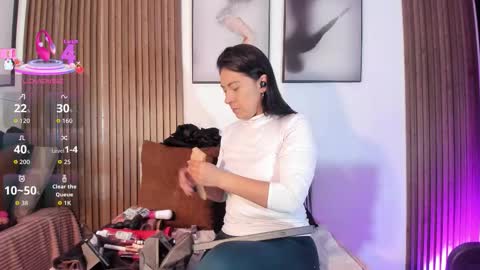 ella rouse online show from November 15, 3:02 pm