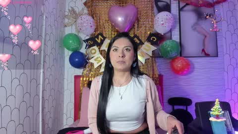 Snapshot of ella_rouse1 chatting on December 10, 11:54 am ella rouse online show from December 10, 11:54 am