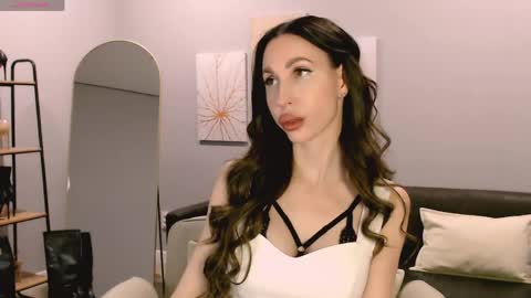 Ella online show from May 19, 5:58 am