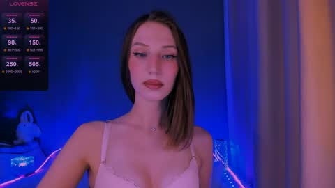 ellaamber online show from May 25, 4:28 pm