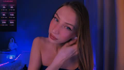 ellaamber online show from May 7, 3:27 pm