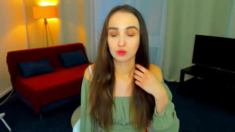 Ella online show from September 30, 4:12 pm