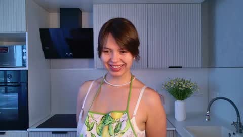 ellacanny online show from May 27, 5:15 am