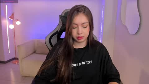 EllaClark online show from September 18, 7:01 pm