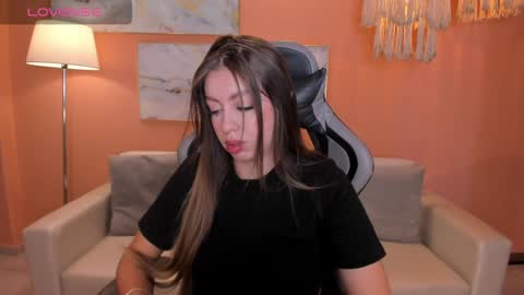 EllaClark online show from December 18, 6:35 pm
