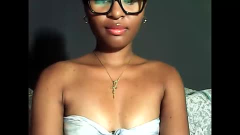 ellah245 online show from May 23, 10:19 pm