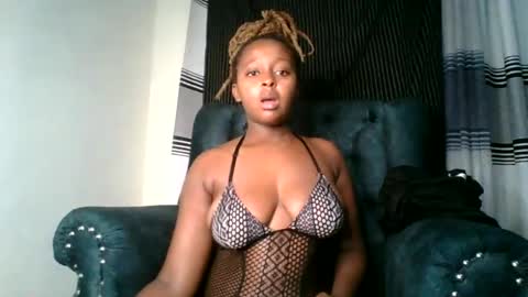 ellah-simone online show from June 21, 1:53 am