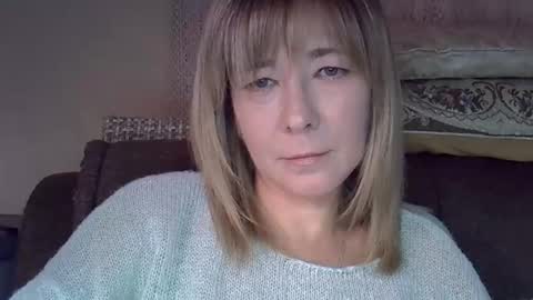 ellajohnsonx online show from September 30, 5:18 pm