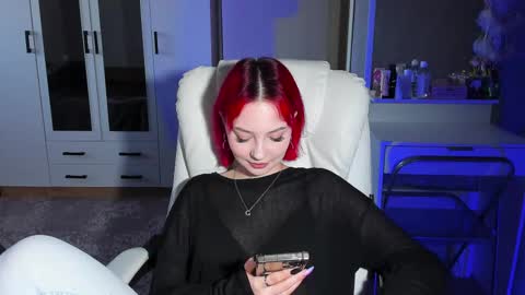 ellales online show from October 8, 9:35 am