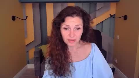 EllaLongs online show from May 26, 11:31 am