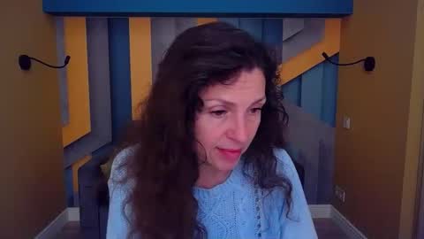 EllaLongs online show from May 13, 11:27 am