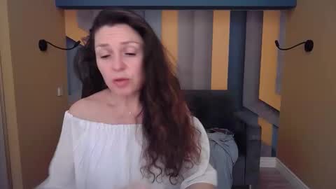 EllaLongs online show from February 3, 12:32 pm