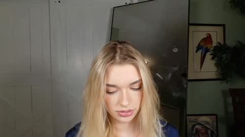 ellalowe online show from May 4, 12:36 am