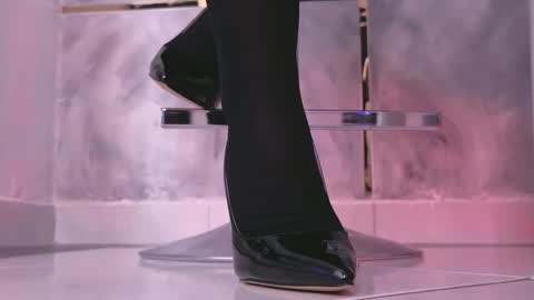  ella  online show from February 13, 1:02 pm