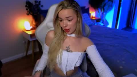 Ella online show from May 1, 5:54 am