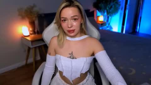 Ella online show from January 14, 6:07 am