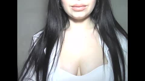 Snapshot of elle010843 chatting on February 5, 4:26 pm elle010843 online show from February 5, 4:26 pm