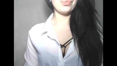 Snapshot of elle010843 chatting on January 28, 6:17 pm elle010843 online show from January 28, 6:17 pm