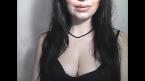 Snapshot of elle010843 chatting on December 19, 7:51 pm elle010843 online show from December 19, 7:51 pm