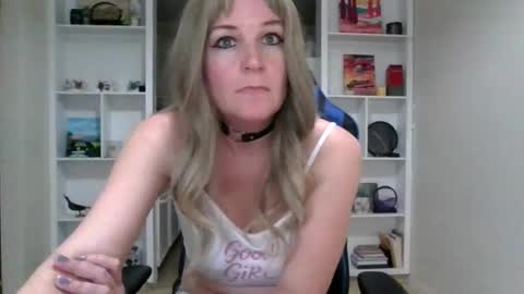 Elle online show from April 10, 3:23 am