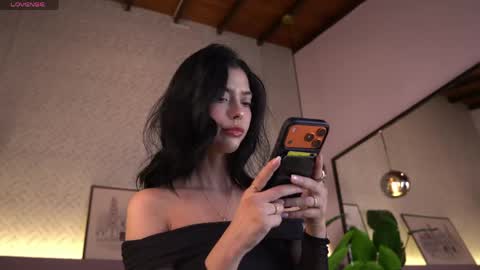 Elle Diane online show from May 9, 11:40 pm