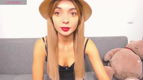 ellen_flow online show from December 11, 8:28 pm