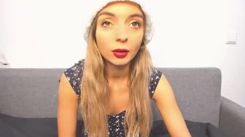 ellen_flow online show from December 18, 6:35 pm