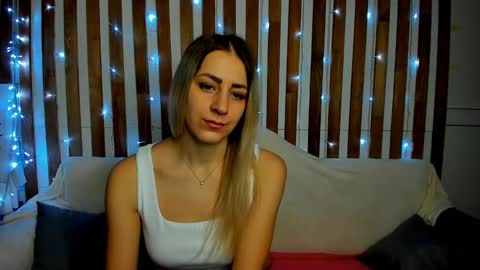 Snapshot of ellen_ross chatting on February 25, 1:20 am Ellen online show from February 25, 1:20 am