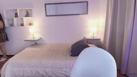 elli_snow online show from January 9, 3:44 am