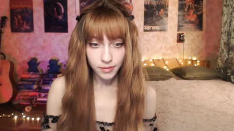ellie_friendly online show from December 4, 11:46 pm