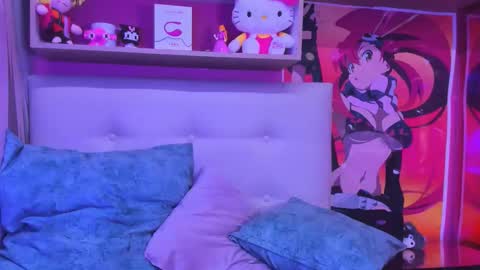 ellie_hh online show from April 8, 2:41 pm