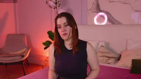 elliegarson__ online show from May 6, 5:06 pm
