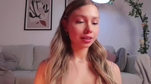 Elizabeth or you can call me Ellie online show from October 2, 3:50 pm