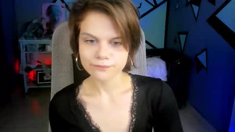 elliemurler online show from October 23, 1:17 pm