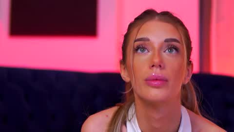 Ellie online show from December 22, 5:43 am