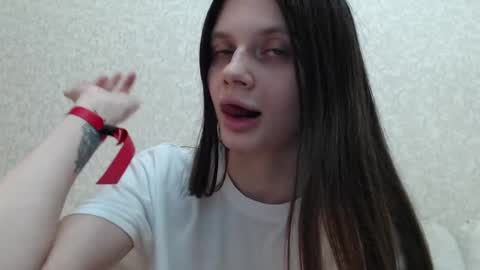 Snapshot of elliewalkersdreamgirl chatting on December 12, 4:43 pm Effie1818 online show from December 12, 4:43 pm