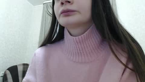 Snapshot of elliewalkersdreamgirl chatting on December 13, 4:27 pm Effie1818 online show from December 13, 4:27 pm