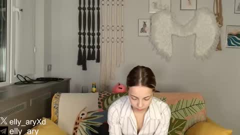 elly_ary online show from January 6, 9:18 pm