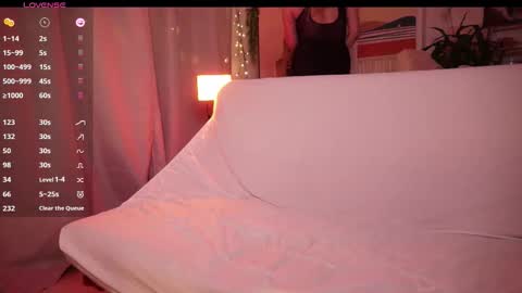 Elly online show from October 7, 7:18 pm