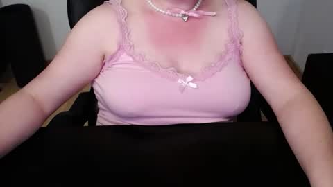 Elly online show from May 9, 6:21 pm