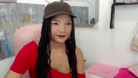 Elly online show from December 7, 7:21 pm