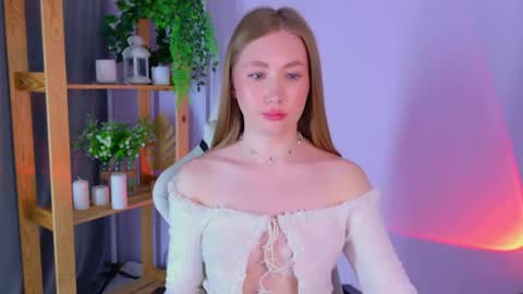  Elly  online show from May 23, 3:38 am