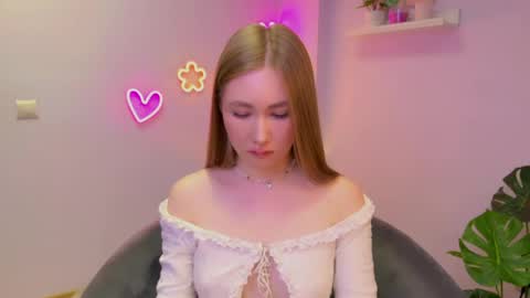  Elly  online show from May 24, 3:38 am