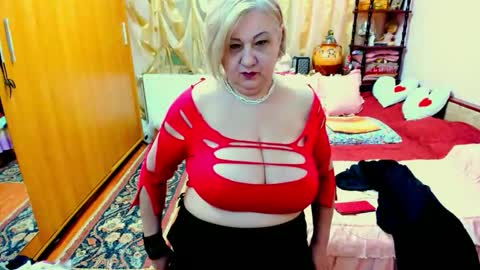 ellyhot53 online show from May 10, 12:24 am