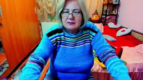 ellyhot53 online show from January 24, 2:39 am